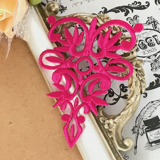 アイロン接着できるピンクの刺繍ワッペンモチーフです モチーフ ワッペン アイロン用 貼り付け アップリケ 衣装 ピンク パーツ レオタード 最安値挑戦 即納送料無料! ハンドメイド